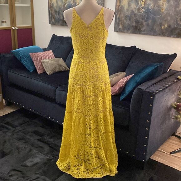 Dress the population Elegant Yellow Lace Maxi Dress, S - Picture 8 of 12